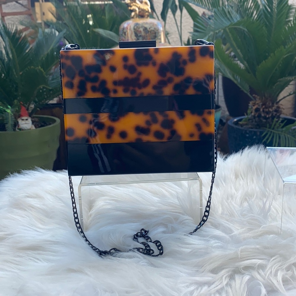 🤎🖤🤎ZARA WOMEN SMALL ANIMAL DESIGN SQUARE HARD SHELL PURSE🤎🖤🤎